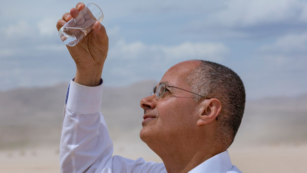 Su krizini çözebilir: Havadan günde 1000 litre su üretiyor