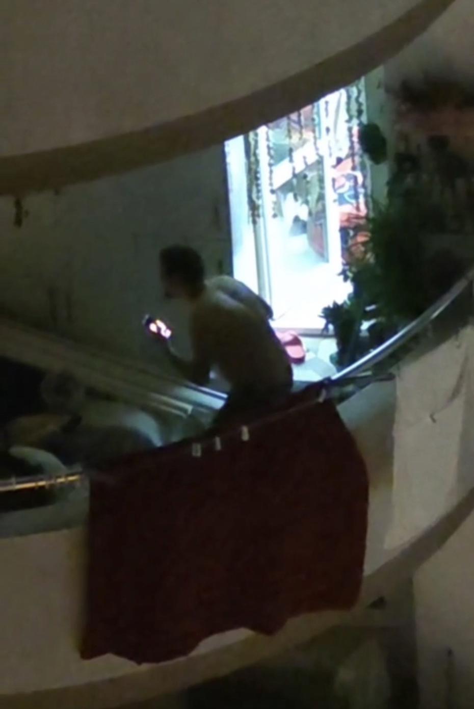 Dehşet saçtı: “Kendimi ve evi yakacağım”