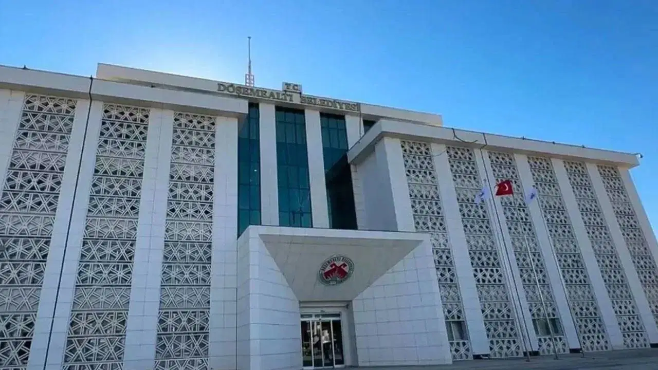 Döşemealtı Belediyesi’ne operasyon