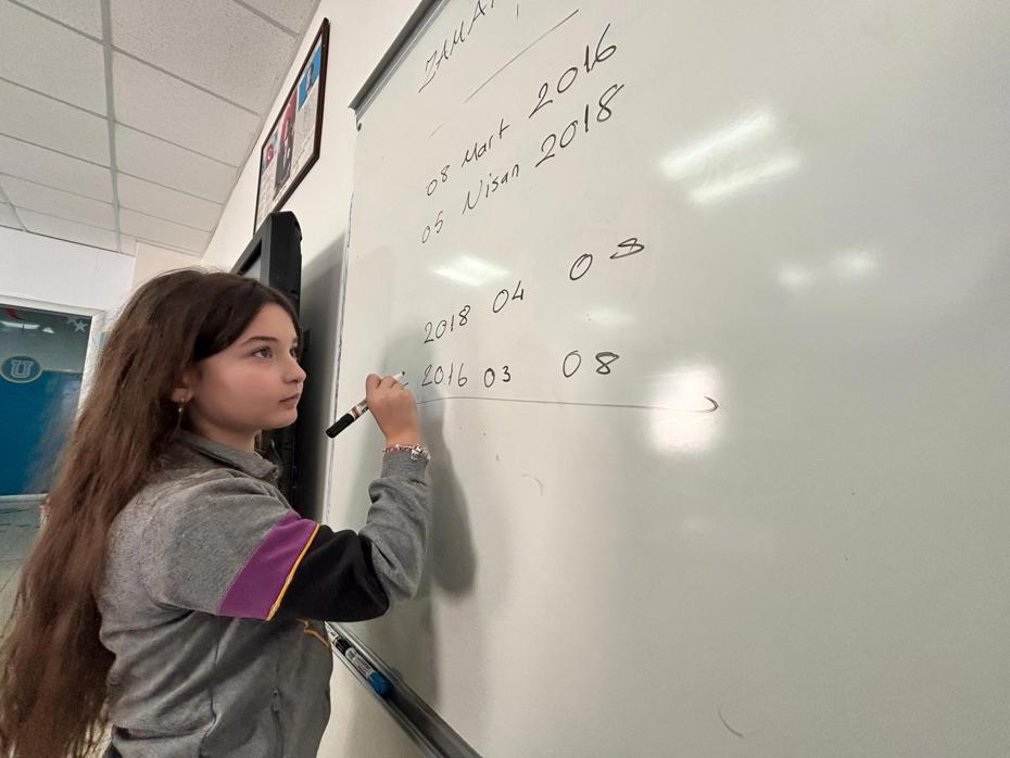 Dünya birinciliğine ulaşan tek Türk öğrenci. 10 yaşındaki Lina’nın hayali Nobel