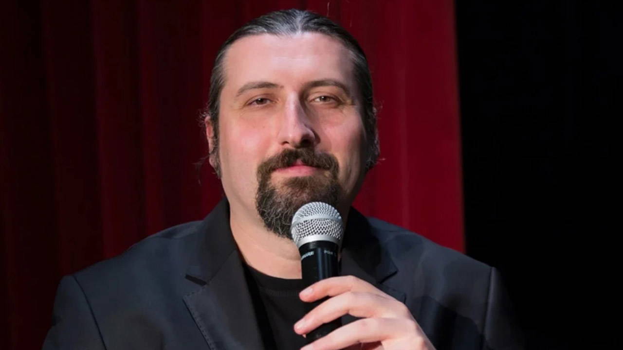 Taciz iddialarının ardından programdan kovulmuştu: Mesut Süre yeniden sahnelere dönüyor